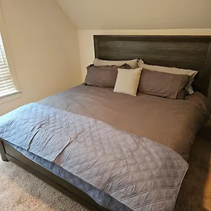 http://modern-midtown-home-with-2-king-beds.memphishotelsnow.com